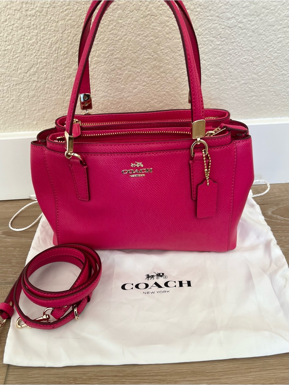 COACH NWOT Christie Carryall 2way in bright Pink 🩷